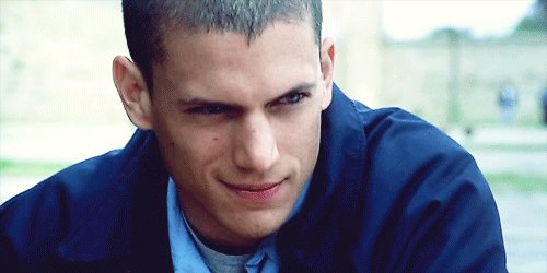 Happy birthday to the angel wentworth miller !! i love u always   