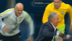 DgTNWVVX0AAmRrU?format=jpg&name=240x240 - 'Mergulho' de Tite no gol do Brasil bomba nas redes