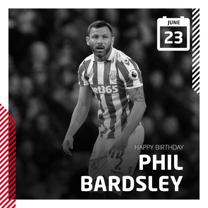  Happy Birthday to former Stoke City defender, Phil Bardsley who turns 33 today.    