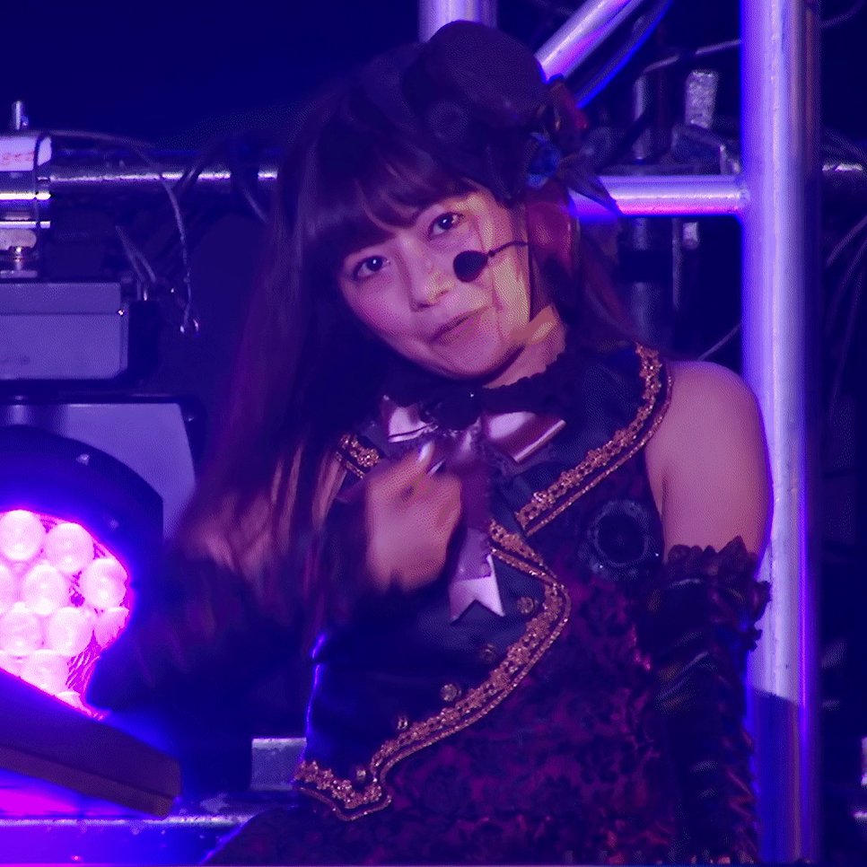 女性声優の腋 明坂聡美