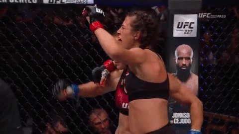 What a fight! @JoannaMMA vs @TeciaTorres at #UFCCalgary