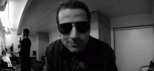 Happy Bday b i c h ã o  M. Shadows!!!  