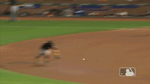 That glove flip tho.  🎥: m.mlb.com/video/v2374542… https://t.co/OF1jaBEGKN