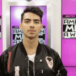 We ma oggi è il compleanno di joe jonas

HAPPY BDAY BIGGEST CELEBRITY CRUSH DELLE MEDIE  