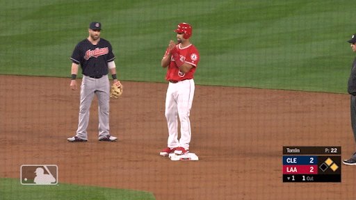 Get it started early!  @PujolsFive hits a sac fly! #Angels 1, Padres 0. https://t.co/k0qAkE0DKR