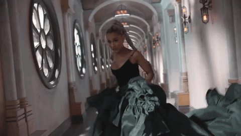 Ariana grande green dress no tears left to shop cry