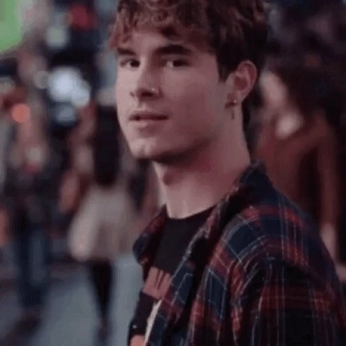 Happy birthday kian lawley!!!!!       