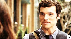 Happy Birthday Ian Harding aka Ezra Fitz. 