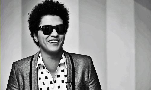 À 33 anos atrás nasceu este ser humano incrível! Happy Birthday Peter Hernandez aka Bruno Mars.  