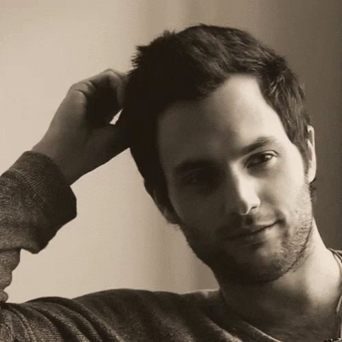 Happy birthday to our lonely boy Penn Badgley! I hope you have the best time today!            