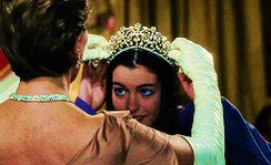 Happy birthday to the princess of Genovia and the queen of our hearts, Anne Hathaway! 