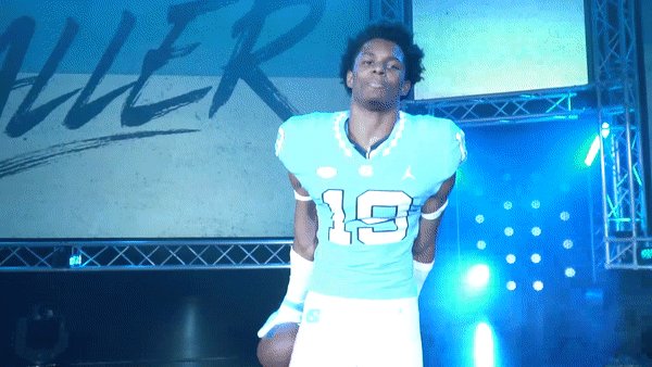TOUCHDOWN!
@dazznewsome05 gets loose and you are not going to catch him!
And 84 yards later, itβs 28-28.
Longest rushing TD in 25 years, tied for the sixth-longest in school history.
#GoHeels #BeatDuke