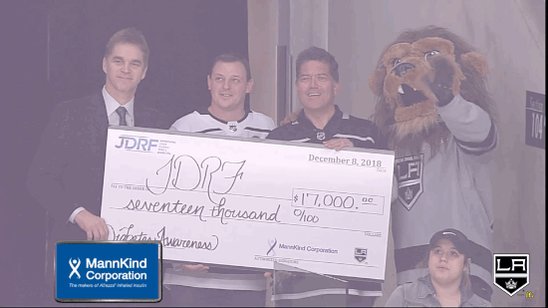 As part of the Diabetes Awareness game, the LA Kings and @MannKindCorp are proud to present donate $17,000 to @JDRF! https://t.co/RNMQi5XBny