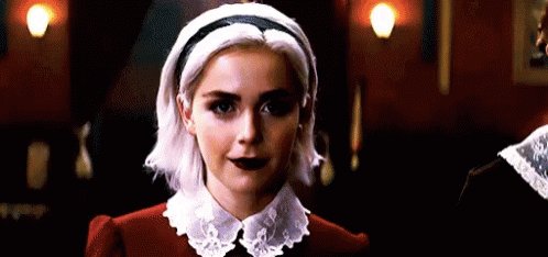 Hoy es una buena día para los fans de #ChillingAdventuresOfSabrina, NETFLIX acaba de aprobar la 3ª y 4ª temporada de la serie. ¡Tendremos Sabrina para rato! La 2ª se estrena en abril.