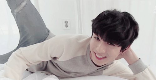 5TH FLOWER PATH WITH BTS ์ฌ๋ํด์ ๐ (@KMCM98) on Twitter photo 28/12/2018 02:38:02 @Koreaboo Jungkook๐ @Koreaboo Jungkook๐