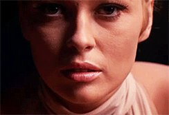 A legend has a birthday today! Many happy returns to the always incomparable Faye Dunaway 