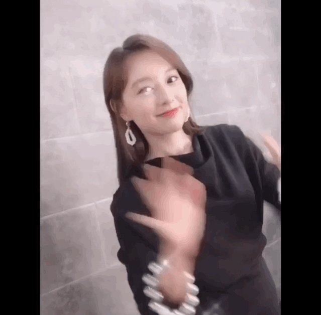 190105 킹콩 공식 인스타 업뎃
"은혜롭고 영롱하다. 이걸 김지원이라고 부르자."
🔗https://www.instagram.com/p/BsP2r5Rgl6z/?utm_source=ig_share_sheet&igshid=isxei3r1exxg …
#김지원 #kimjiwon #金智媛 #골든디스크 #아스달연대기 #탄야