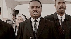 Hoje Luther King completaria 90 anos, mas ele foi morto. Não porque era republicano, nem porque era pastor. Ele foi morto porque era um negro que liderava o combate do racismo e exigia mais direitos civis para proteção dos seus iguais
Negros com a consciência afiada causam temor