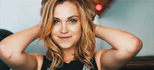 Happy Birthday Eliza Taylor 