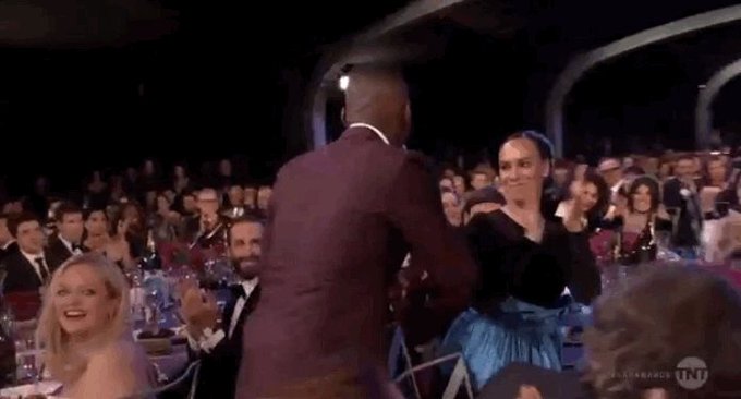 Screen Actors Guild Awards - Page 9 Dx9j8XpU0AAsrzN