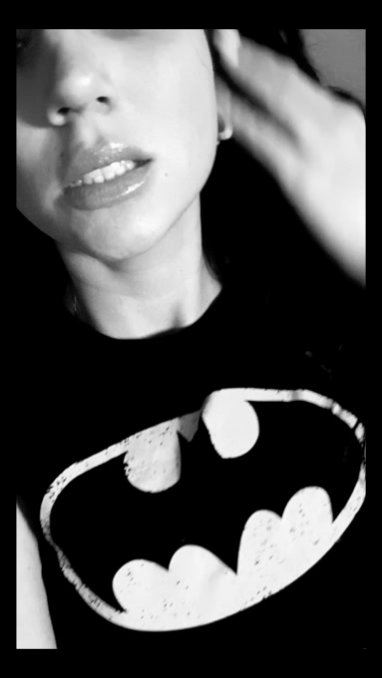 I'm waiting for my batman 🦇 😏 @joleeloveberlin https://t.co/mp6ww96vgh<a class="tags" href="/tag/joleeloveberlin">@joleeloveberlin</a><a href="/tag/sexy"class="tags"><span>#sexy</span></a><a href="/tag/virtualreality"class="tags"><span>#virtualreality</span></a><a href="/tag/oculusgo"class="tags"><span>#oculusgo</span></a>