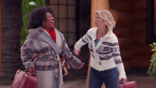 So I just got to interview @Ali_Sweeney and she is as delightful as you'd imagine #hallmarkies #ChronicleMysteries