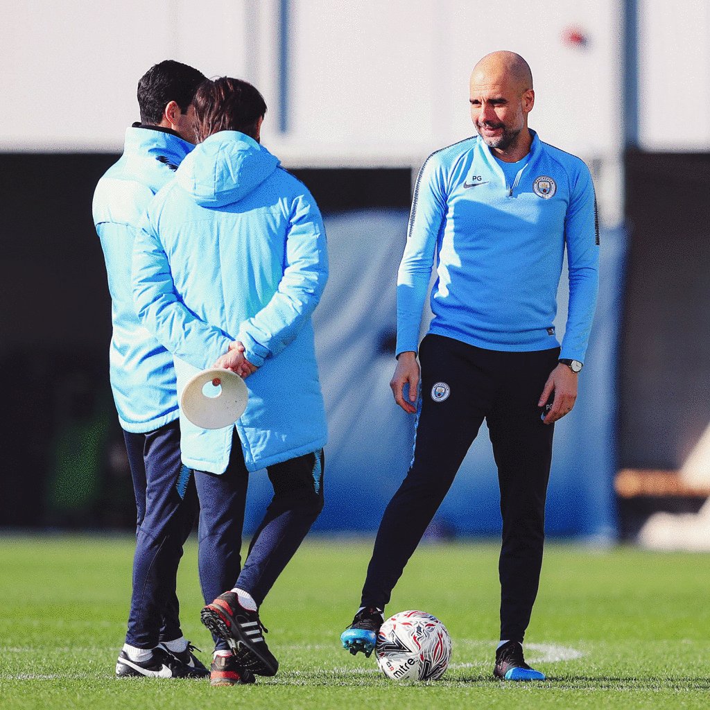 The sun's out, it's Friday, it's the #FACup tomorrow...
What more could you ask for?! 😍
🔵 #mancity
