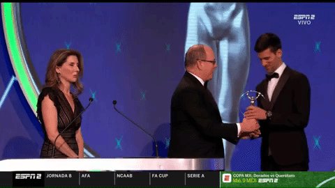 ๐ฅ Y el deportista del aรฑo es ๐ฅ
๐พ NOVAK DJOKOVIC ๐พ
El serbio gana el premio en los #Laureus19