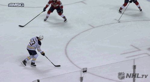 Prime position, perfect deflection.
@Jackeichel15 just knows where to be.