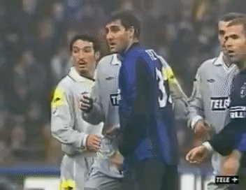 Happy 50th Birthday to one of the best defenders to wear the  Paolo Montero!! 