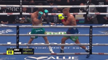 Going back to this
Heres also why Canelo steps to inside with his body hook (which smoothers hook counter over on same side)
Canelo can step on their lead foot lol (keep them in place/make it difficult for them to push their weight around/turn & block etc)
Old school trick https://t.co/daUnFc3mMz