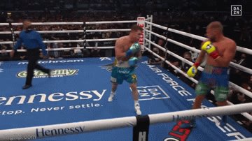 Also, I always talk about how when stepping toward your rear side, u should always be stepping back leg over 1st, so that u can get planted on back foot 1st
U saw that here
Quicker u can get planted on back foot, the quicker u can get into position/react/work off back foot https://t.co/5p6cito1f5