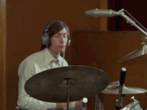 80 and still got me rockin\! Happy birthday Charlie Watts!!! 
