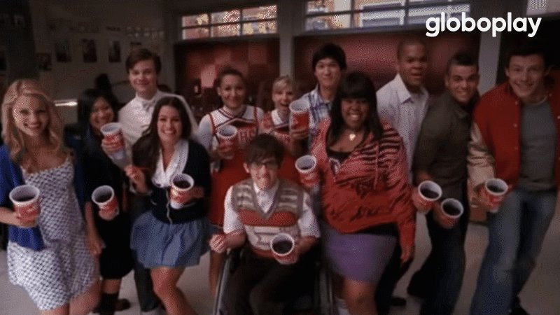Não é sobre ganhar ou perder, mas hoje os gleeks ganharam! 🎁🥳
📢 #Glee chegou na minha plataforma. 📢 Quem não vier assistir comigo já sabe: sluuuush! 🥤😂 https://t.co/BMEoCDHu19