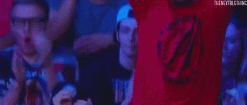 It sounds like a WWE Wrestlemania- esque crowd in Edgbaston right now! The noise! You love to hear it 💚 https://t.co/WJpIbmrE5k