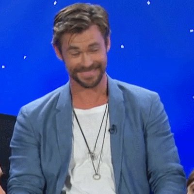 OMG!!! HAPPY BIRTHDAY CHRIS HEMSWORTH!!!!!!!!!! 