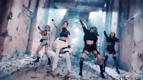 Catching up on the new #LoveIsland episodes and wow ok episode 23 playing #BLACKPINK when the Flack walks through.