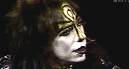 Happy birthday to Vinnie Vincent. 
