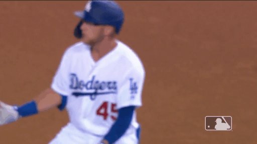 .@matt_beatybu with a solo homer in the fourth! #Dodgers cut Braves' lead, 2-1.