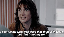 me seeing blue-eyed kylo in the #SnokeComic