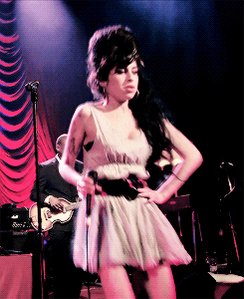 2019 and yet here we are,still missing you Amy Winehouse 

Happy 36th bday, I love you 