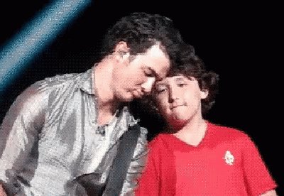 Happy birthday to the legend taht is Frankie Jonas  