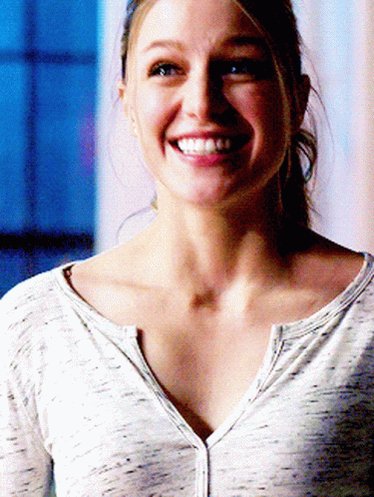 Just want to say Happy Birthday to the one and only beautiful Melissa Benoist    