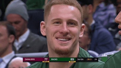 #NBAFantasy
Atención con Donte DiVincenzo que tras la lesión de Middleton está cogiendo protagonismo en los Bucks y pinta a que va a seguir con ese rol toda la temporada.
Un buen tirador de tres, con buenos porcentajes. Necesita mejorar en asistencias o robos.
#NBA