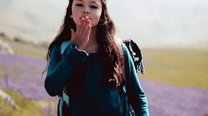 Parabéns para a nossa eterna Renesmee Cullen Happy Birthday Mackenzie Foy       