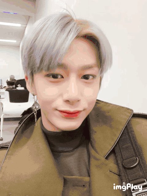 does all those vine-meme type things with you
#VoiceForWonho
#변화의_시작이_되자
@OfficialMonstaX
@STARSHIPent