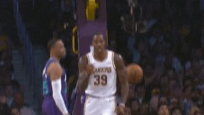 Dwight Howard plays another great game in the Lakers road victory over the Suns #NBATwitter
12 PTS
9 REB
6-9 FG
π₯π₯