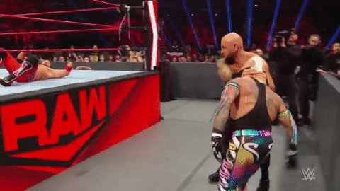 No dial tone for the 6️⃣1️⃣9️⃣ that time.#RAW @KarlAndersonWWE