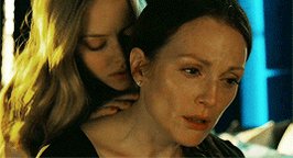 Happy birthday to Amanda Seyfried AND Julianne Moore! 