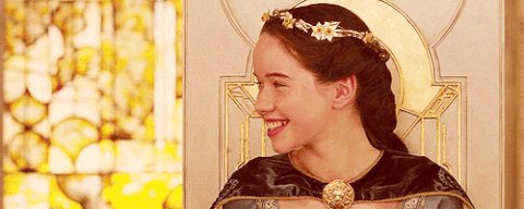 Happy birthday Anna Popplewell  